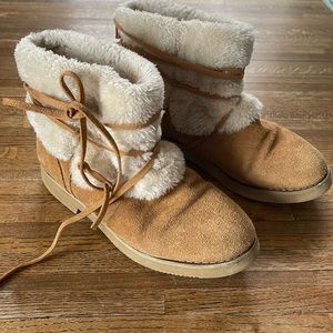 STYLE & CO LEATHER LACE UP WINTER LINED BOOTIES 6